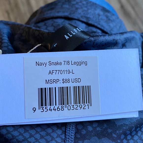 All Fenix New Navy Snake 7/8 Leggings large - Picture 2 of 4